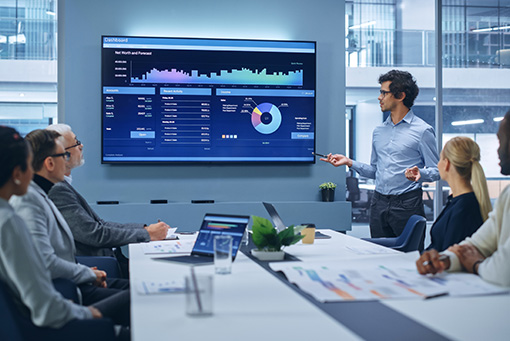 Royaume-Uni immigration plus coûteuse pour les entreprises qui doivent réviser leurs budgets et stratégies pour faire face aux nouvelles obligations